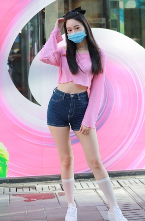 V31牛仔紧身热裤