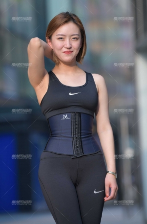 性感瑜伽小妹