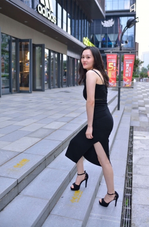 黑色知性优雅长裙