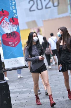 咔喳街拍作品 - 小红靴