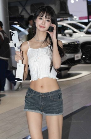241220-39=50√美腿爱穿拖鞋，谁知其芳名？ 8P