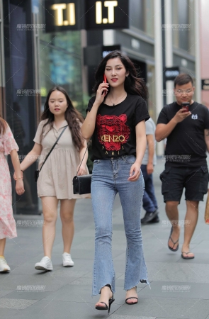 紧牛美眉