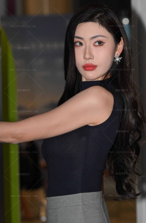 【摄神作品】2561-34=81√叶濛雨 11P