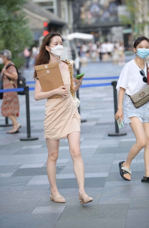 街拍气质美女小姐姐