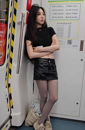 灰丝地铁手机4K-4min花絮13P