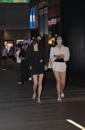 漂亮 可惜戴口罩