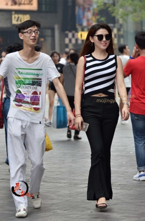 16.8.23 黑色裤，显身材