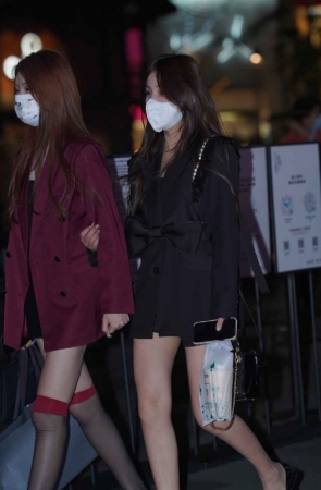 精选街拍作品 NO.1735 黑丝短裙小姐姐[110P/177MB]