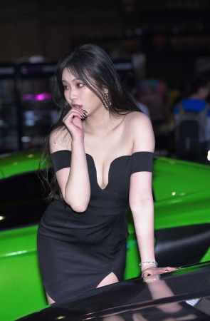 被你散发出的美所吸引了