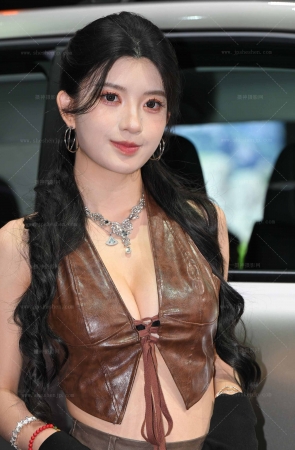 2594-7-67√油亮丝袜的bb酱【套图➕4k视频