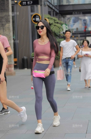 紧身运动美女