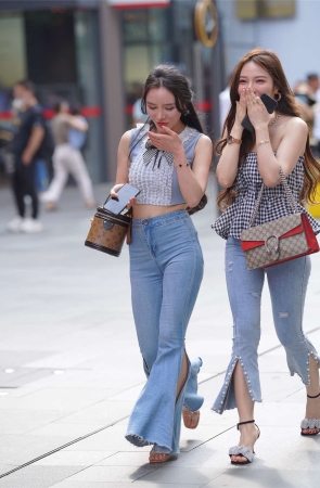 喇叭牛仔裤姐妹