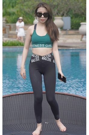 （视频）黑色紧身瑜伽美女[11.64G/MP4]