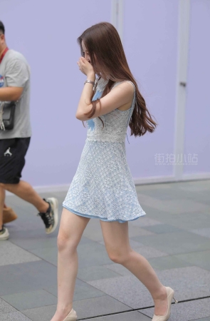 连衣裙小姐姐
