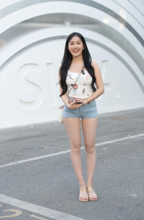 231120-6=103√紧致热裤丰满小可爱