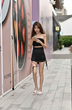 短裙美眉