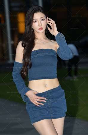 2466-17=52√裹胸高挑大长腿美女 16P