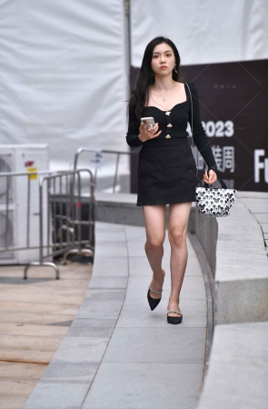 黑色裙美腿美女