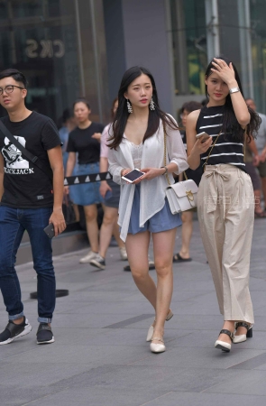 漂亮的小姐姐