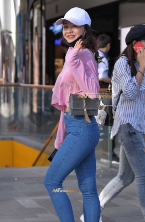 高跟性感牛仔裤美女
