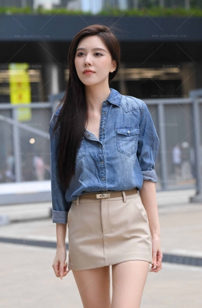 【摄神作品】2566-9=67√纤细美腿小姐姐 11P