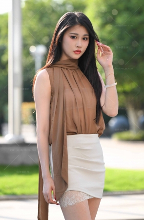 【摄神作品】25613-2√美腿美足网红小倩【套图➕4k视频 11P