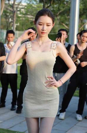 简约吊带白裙 [152P-1.15GB]