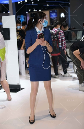 卖车的肉丝制服小姐姐