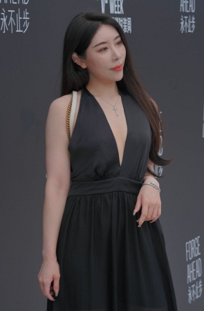 大气黑色连衣裙 [174P-3.01GB]