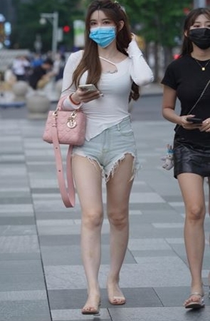 白净美腿小姐姐(217P)