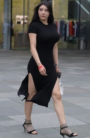 漂亮的黑裙美女(69P)