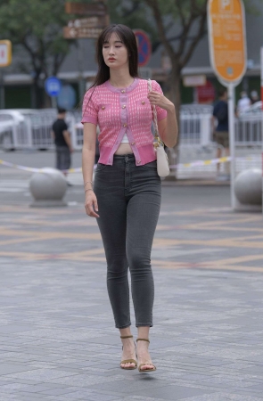 851灰色牛仔裤美女