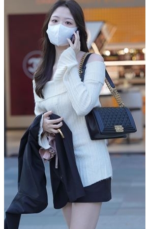 白皙文静小美女(134P)