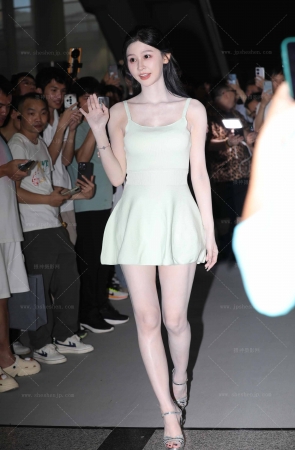 网红周幼琳轻熟女人味大长腿【套图✚视频】 11P