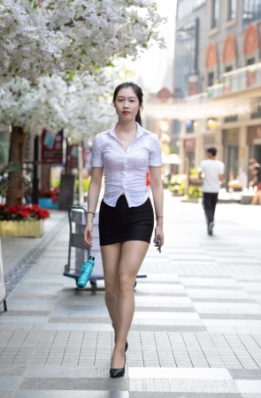 牛男街拍&搭讪清秀可人的亮丝小姐姐【套图+视频】