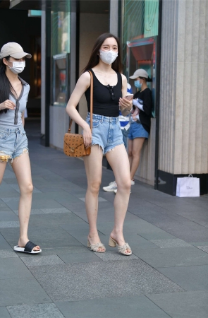 清爽牛仔短裤背心