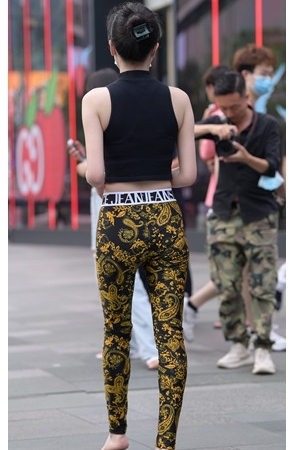 紧身裤美妇(84P)[1.83G/JPG]