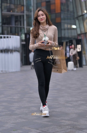 好妩媚的美女
