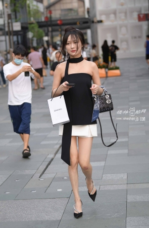 22819-3+122骨感美少妇【套图➕视频】 19P