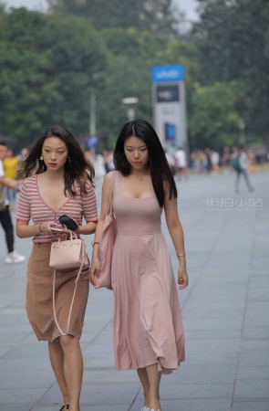 街拍俩姐妹