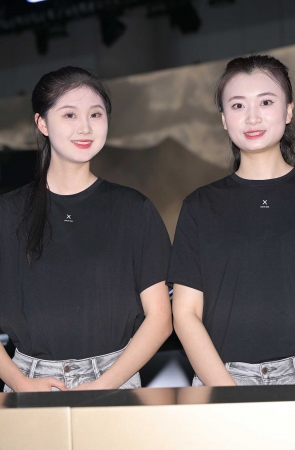 紧致牛仔小妹