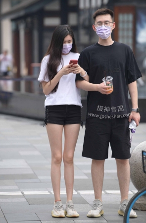 2263-24+84极品的一双白皙美腿，想抱回家～ 23P