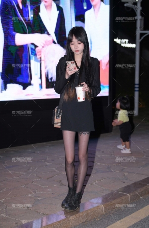 美腿黑丝小姐姐~