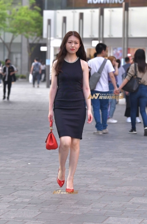 红色高跟女教师