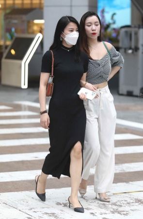 气质黑裙shaofu