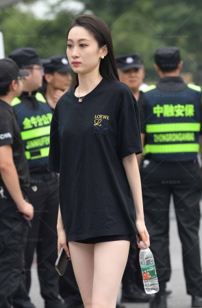 24615-8=63√小白鞋，大长腿小姐姐 12P
