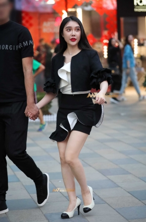 时尚连衣短裙美女,一双美腿很吸睛