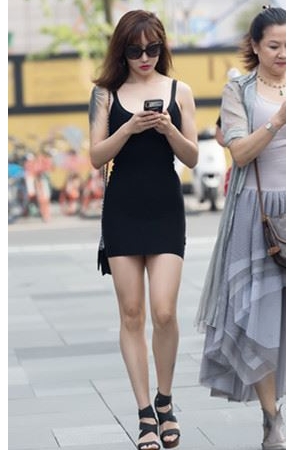 黑色吊带连体包臀裙妹子(47P)