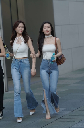 喇叭牛仔裤搭配