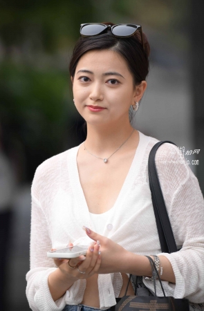 22617-10+122甜美少妇 20P